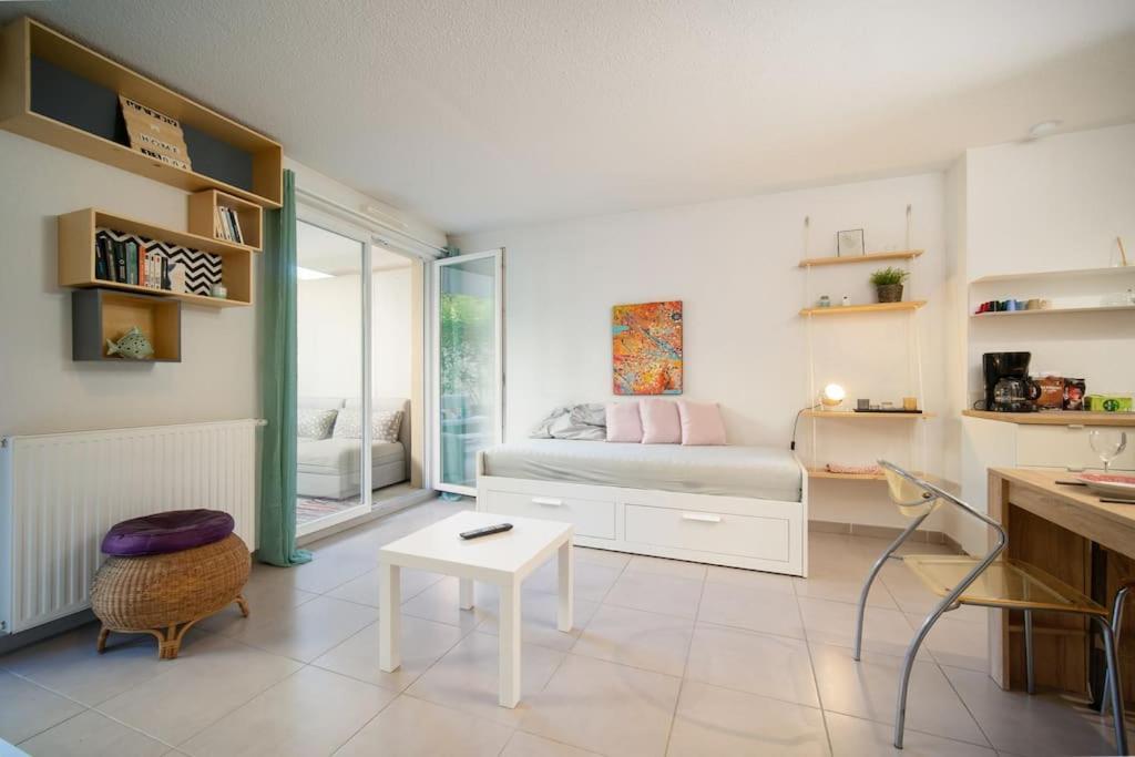 Fully Equipped Apartment With Terrace Sleeps 4 Marseille Exterior photo