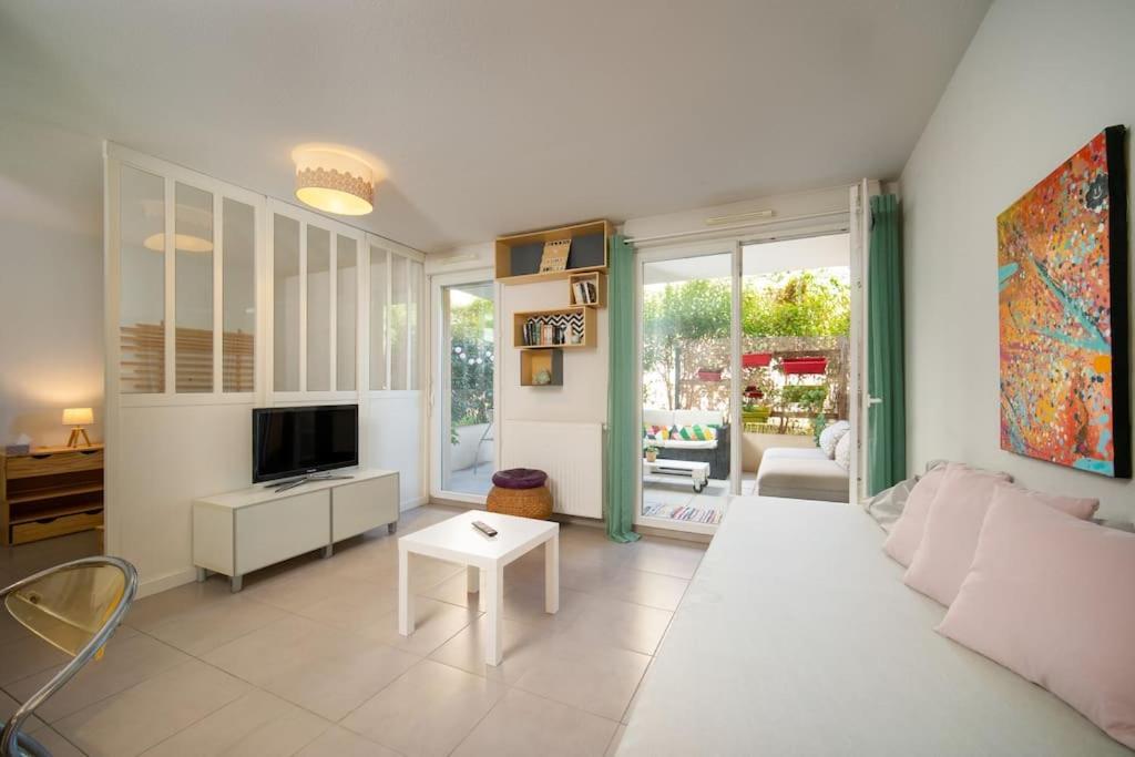 Fully Equipped Apartment With Terrace Sleeps 4 Marseille Exterior photo